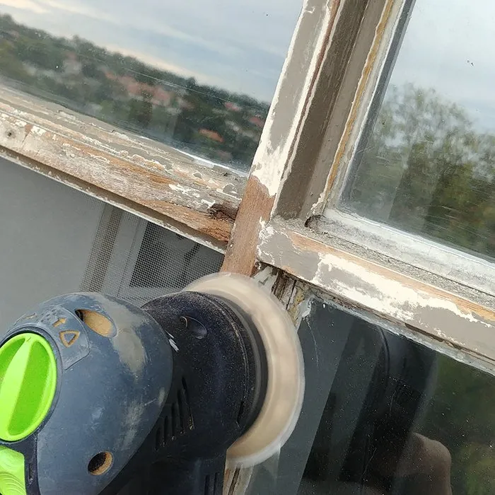 Cleaning+old+timber+Noosa+Carpentry+Repairs+ +Paint+Stripping+Nice+ +Smooth+Painting 1000h