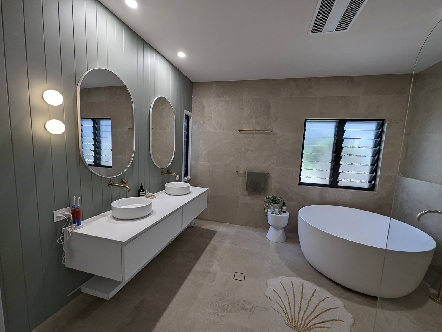 Noosa Nice and Smooth Painting company Sunshine Coast interior painting painters walls ceilings bathrooms min Noosa Nice and Smooth Painting company Sunshine Coast interior painting painters walls ceilings bathrooms min