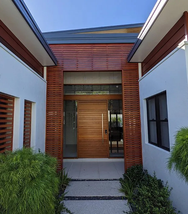 Door painting Noosa Nice and Smooth Painting company